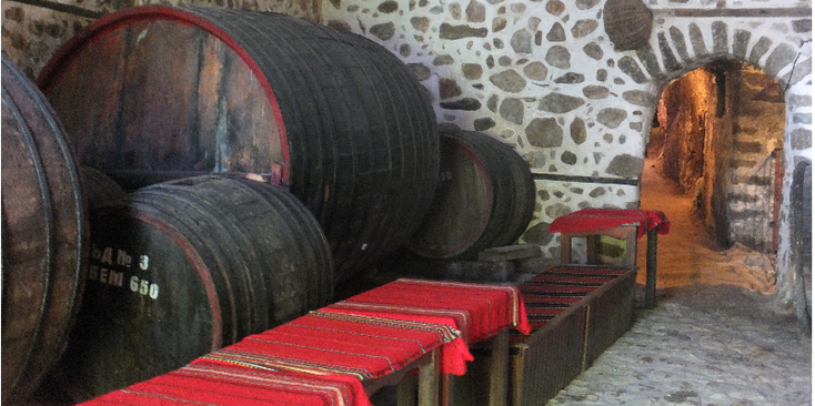 Melnik-Kordopulov-huis-wijn-kelder-tonnen-barrels-Bulgarije-ondergronds