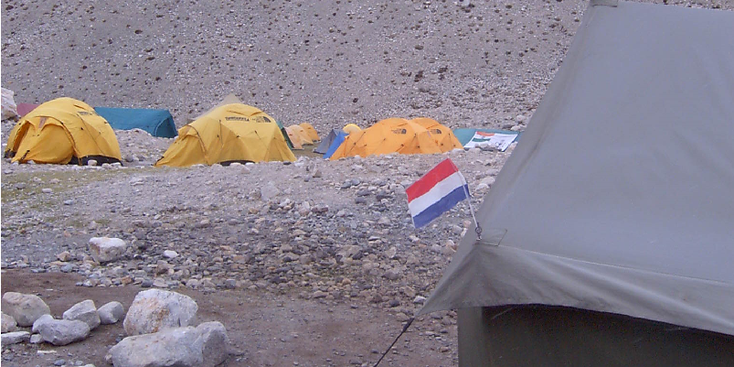 Mount-Everest-Basecamp-Tent-China-Tibet-Plateau-Camping