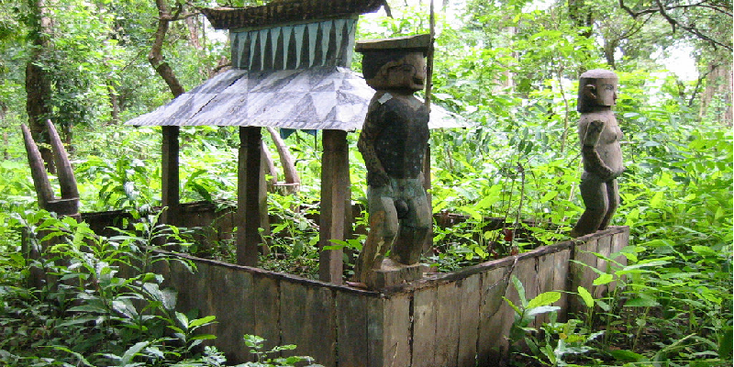 Ban-Lung-Chunchiet-cemeteries-grave-Ratanakiri-Cambodia