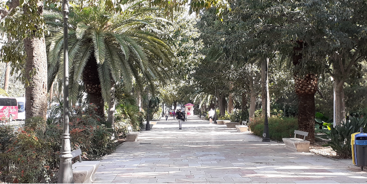 Malaga-Paseo-del-Parque-stadspark-palmbomen-Spanje