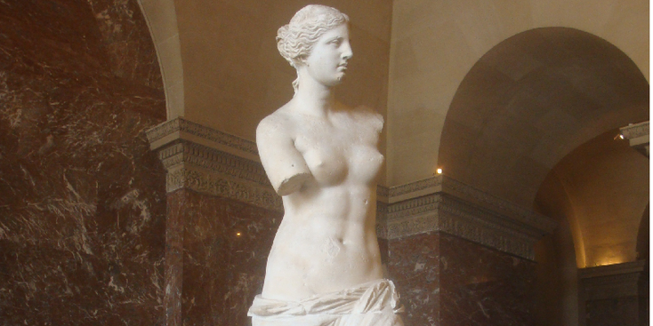 Aphrodite-Venus-de-Milo-Louvre-museum-beeld-Parijs-Frankrijk
