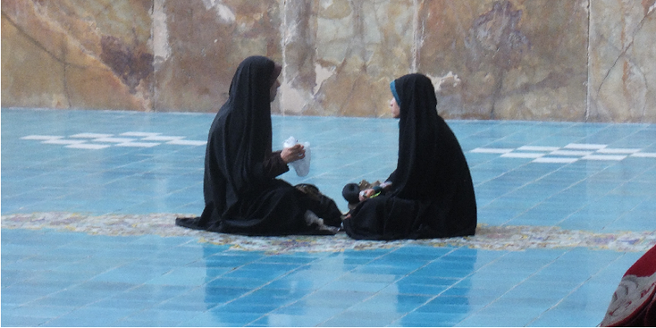 Isfahan-moskee-lokaal-moslima-hijab-Islam-Iran