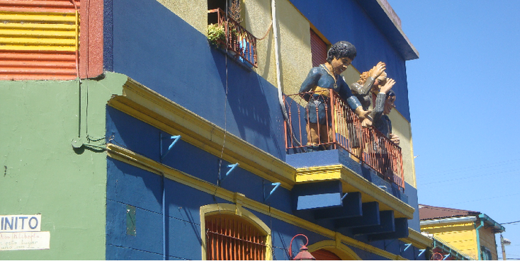 Boca-Buenos-Aires-wijk-kleuren-poppen-Argentinië