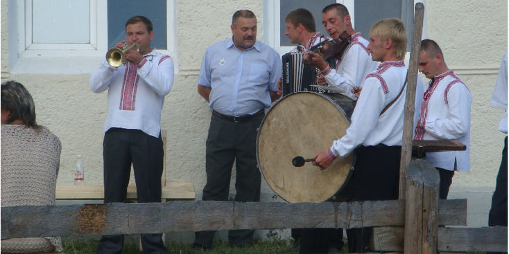 Karpaten-trouwerij-band-drum-Oekraïne