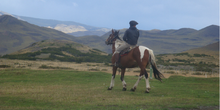 Torre-del-Paine-nationaal-park-gaucho-paard-cowboy-Chili