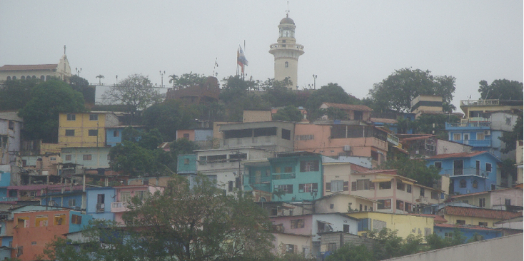 Las-Penas-Guayaquil-gekleurde-huizen-koloniaal-Spaans-vuurtoren-Ecuador