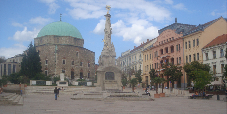 Pecs-Szenchenyi-Ter-moskee-Pascha-Kassim-Gasi-beeld-Hongarije