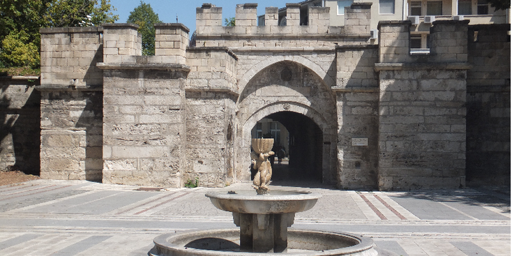 Vidin-muur-fontein-monument-poort-Bulgarije
