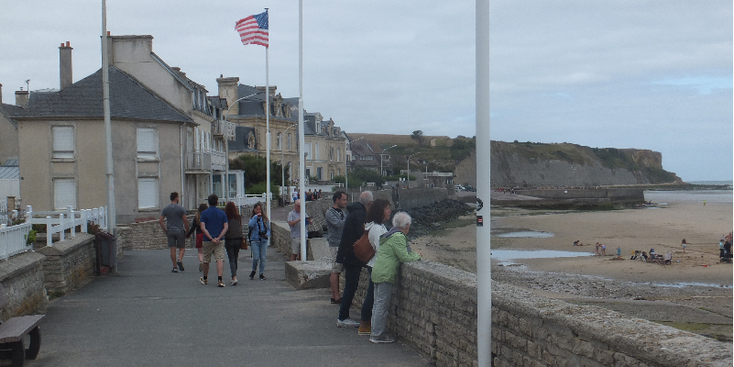 Arromanches-Mulberry-haven-Normandië-aFrankrijk-invasie-D-Day-Overlord-kust-boulevard