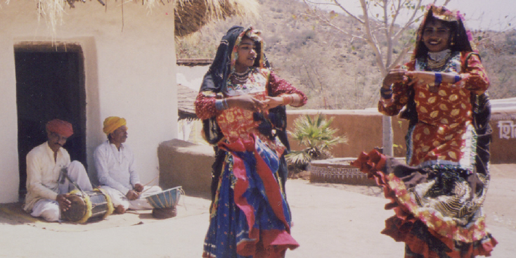 Shilpgram-Udaipur-India-dansen-traditioneel