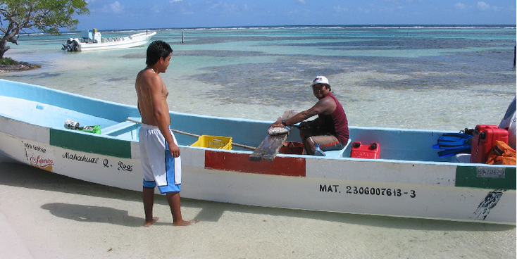 Mahahual-boot-strand-vis-vissers-Mexico