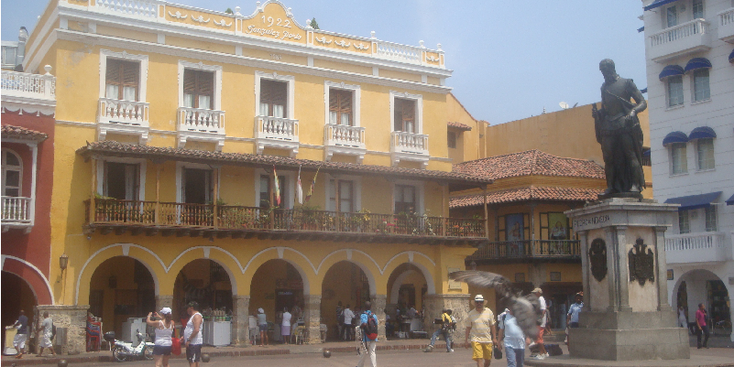 Cartagena-Colombia-straatleven-kokosnoot-verkoper-straat
