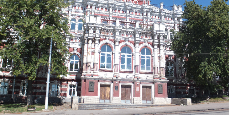 Koersk-officierenhuis-tankmuseum-Rusland