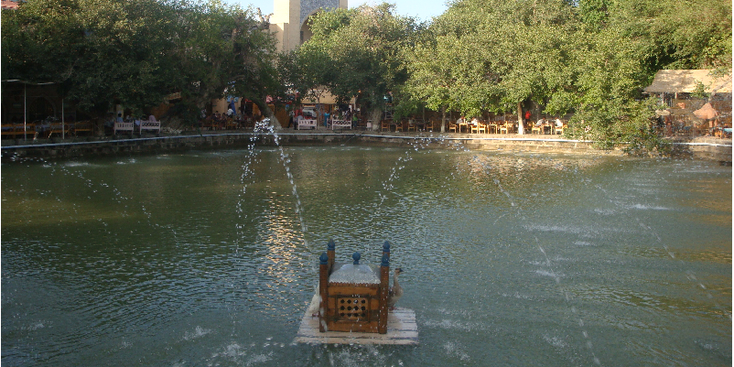 Buchara-Lyabi-Hauz-fontein-vijver-terras-Oezbekistan