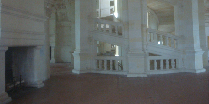 Chambord-Loire-Stairway-Castle-Leonardo-da-Vinci-France