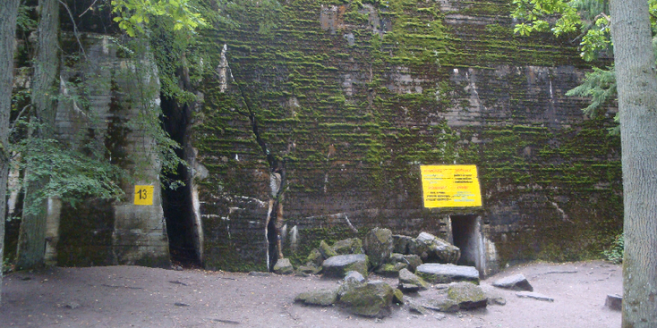Wolfschanze-hoofdkwartier-ruïne-Hitler-Furherbunker-Polen