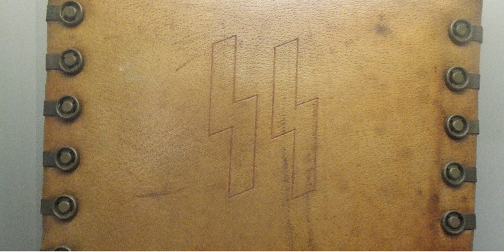 Wewelsburg-Dokumentatiezentrum-museum-SS-stoel-Himmler-nazi-elite-officieren-Duitsland