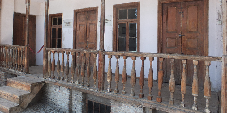 Gori-Stalin-geboortehuis-balkon-Georgië