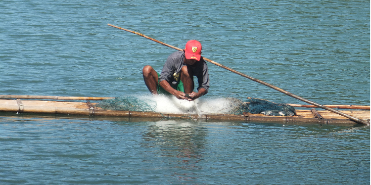 Mestizo-rivier-Vigan-visser-boot-net-Filipijnen