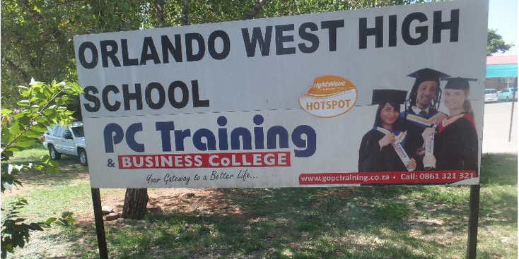 Orlando-West-High-School-bord-Soweto-Johannesburg-Zuid-Afrika
