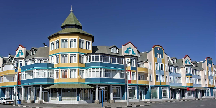 Swakopmund-Duitse-architectuur-huizen-gebouwen-kleur-Namibië