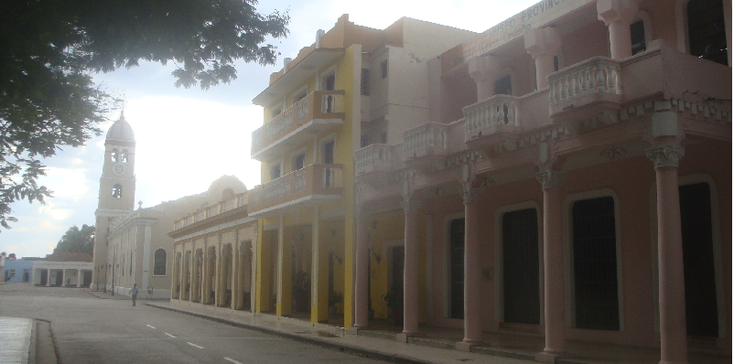 Bayamo-Cuba-koloniale-gebouwen-gekleurd