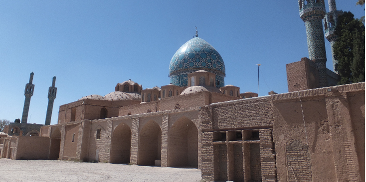 Rayen-lemen-stad-Iran-stadsmuur-paleis-toren