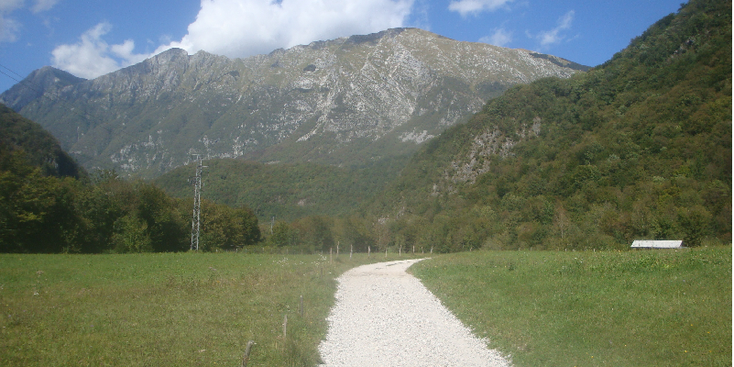 Kobarid-historische-wandeling-bergen-pad-hike-Slovenië