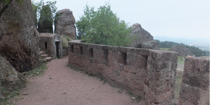 Belogradchik-rotsfort-Kaleto-Bulgarije-kasteel-rotsen-piek