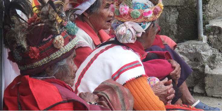 Ifugao-vrouwen-traditioneel-verkleed-Banaue-Maligcong-Filipijnen