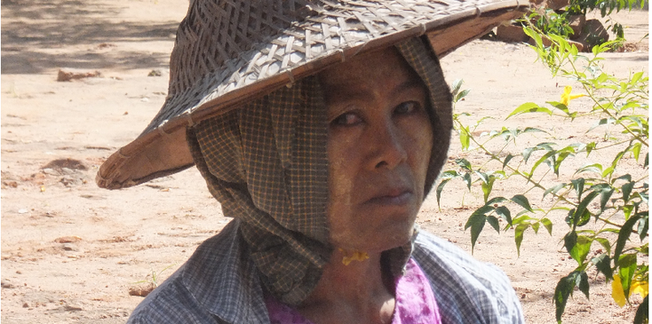 Bagan-lokale-vrouw-Myanmar