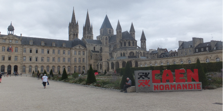 Caen-kasteel-Frankrijk-abdij-stadhuis-letters