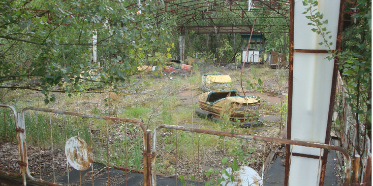 Tsjernobyl-Prypyat-kermis-botswagens-nucleaire-ramp-Oekraïne