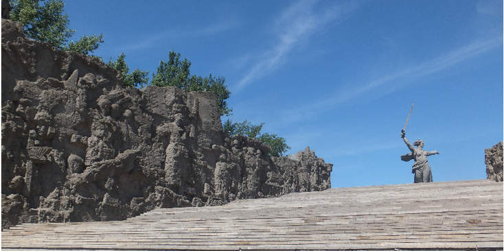 Mamajev-koergan-Volgograd-Stalingrad-WW2-monument-vrouw-zwaard-Tartaarse-heuvel-Rusland