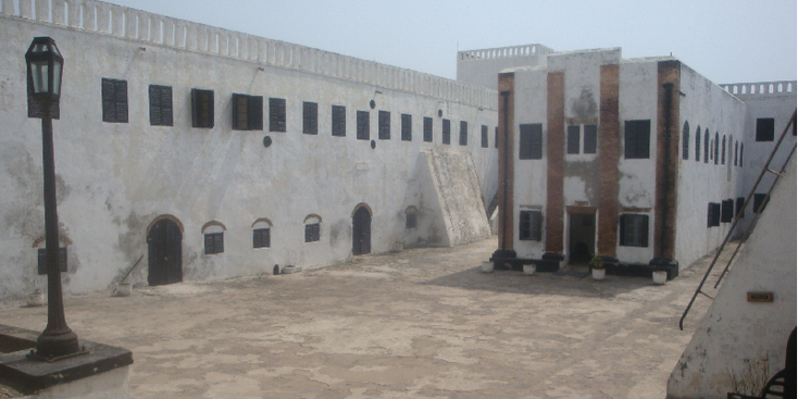 Elmina-slavenfort-binnenplaats-trap-Holland-Nederland-Cape-Coast-Ghana
