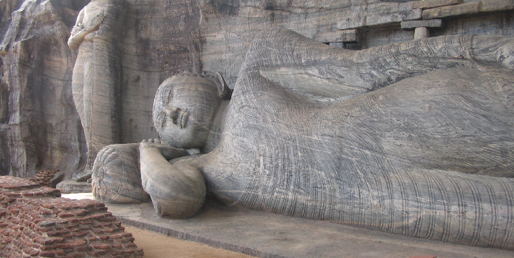 Polonnaruwa-Gal-Vihara-Boeddha-liggende-rustende-Sri-Lanka