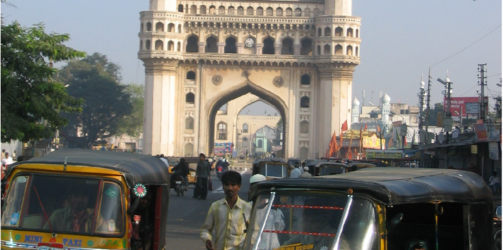 Hyderabad-Charminar-tuk-tuk-Streetlife-India