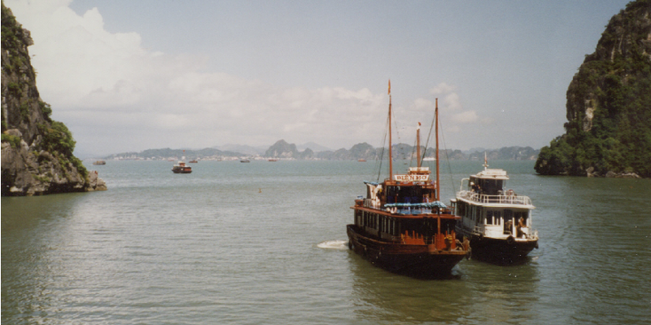Halong-Bay-Karst-Mountains-Vietnam