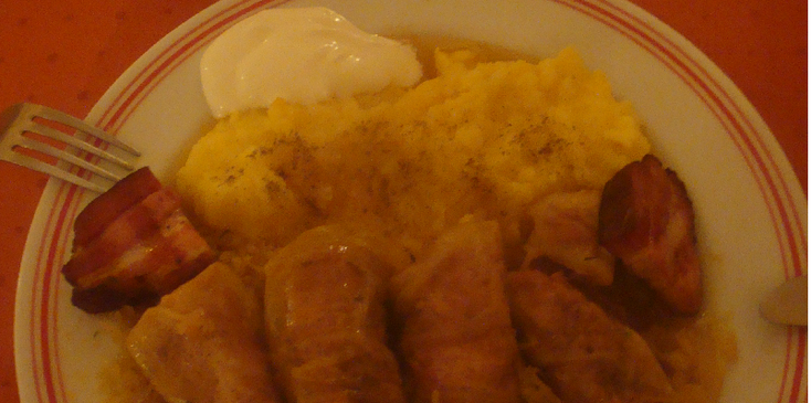 Sarmale-gehakt-aardappelpuree-zure-room-tuica-brandy-gerecht-Roemenië