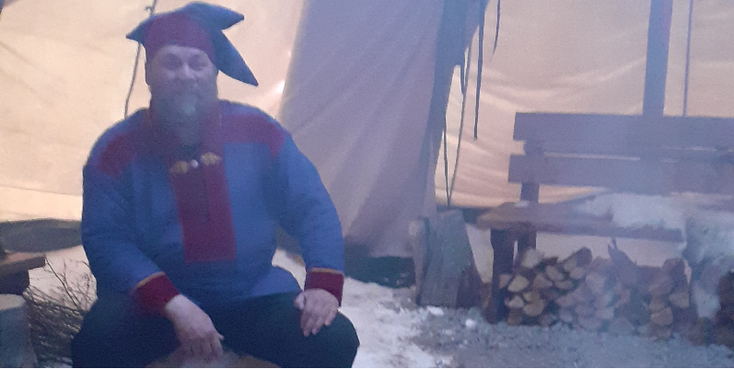 Sami-Inari-tent-traditioneel-vuur-Finland