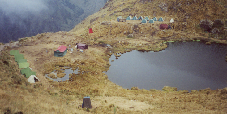 Machu-Pichu-Inka-Inca-Rijk-jungle-Peru-trail-verborgen-geheim-mist-bergen-tenten