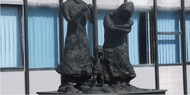 Potocari-monument-Dutchbat-basis-hal-kamp-legerhal-oorlog-VN-Bosnië-Herzegovina