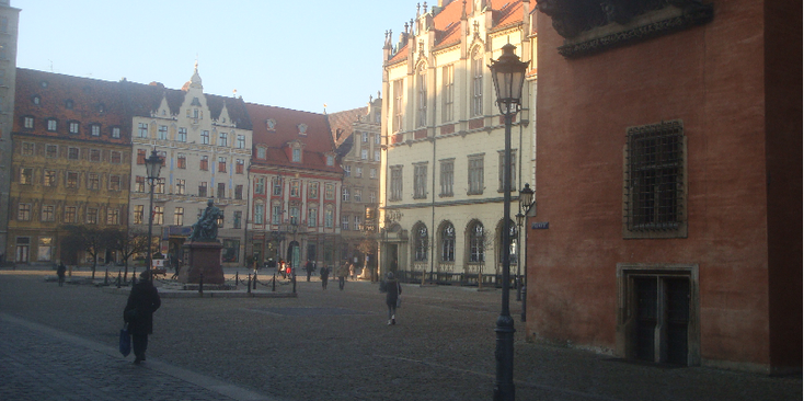 Wroclaw-straatleven-beeld-koopmanshuizen-Polen