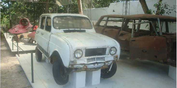 Napoles-Hacienda-Doradal-Pablo-Escobar-Colombia-auto-Finca-Landgoed-villa