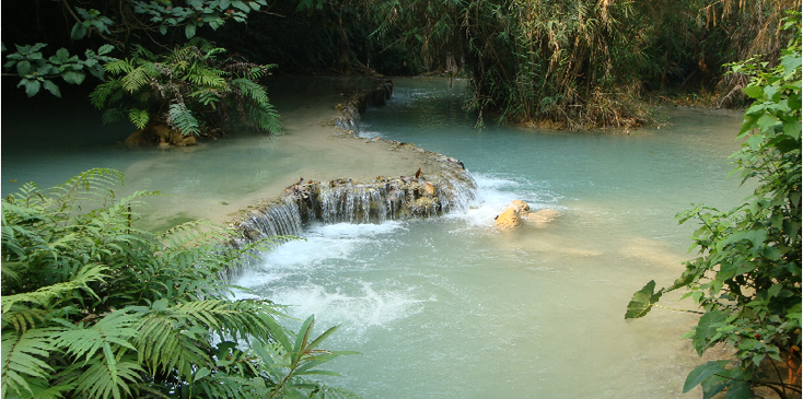 Kuang-Si-waterval-helder-azuur-water-Laos