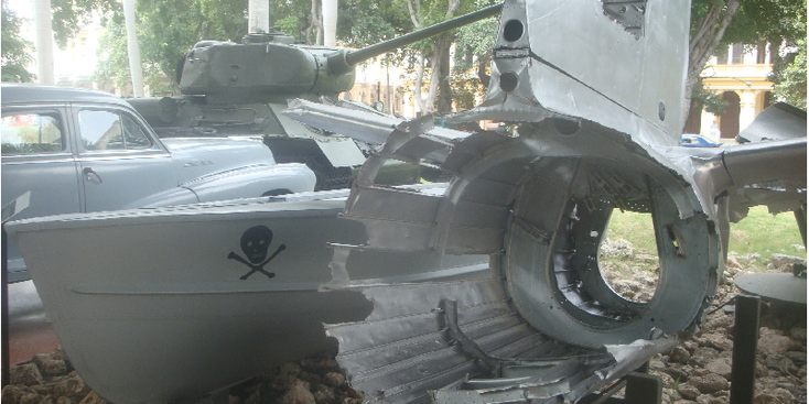 Havana-Museo-de-Revolution-Revolutie-tank-boot-museum-Cuba