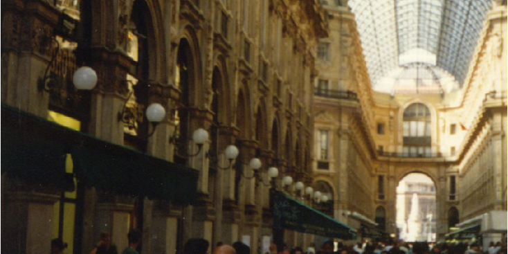 Milaan-Galleria-Vittorio-Emanuelle-II-shopping-winkelstraat-overdekt-gallerie-Italië