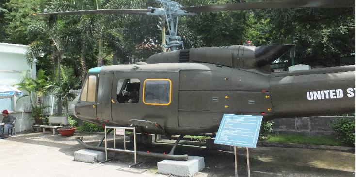 War-Remnants-Museum-Huey-Amerikaanse-helicopter-Vietnamoorlog-Ho-Chi-Minh-City-Vietnam