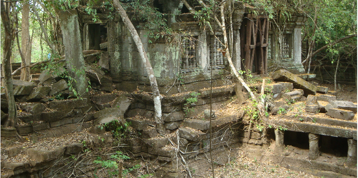 Beng-Mealea-Angkor-Wat-Siem-Raep-Unesco-tempel-Khmer-rijk-Cambodja-overwoekerde-tempel