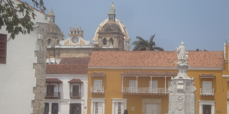 Cartagena-Colombia-plein-standbeeld